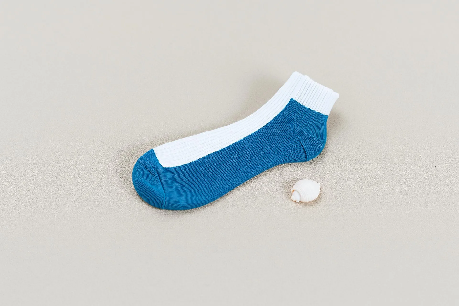 Page Wave Crew Socks